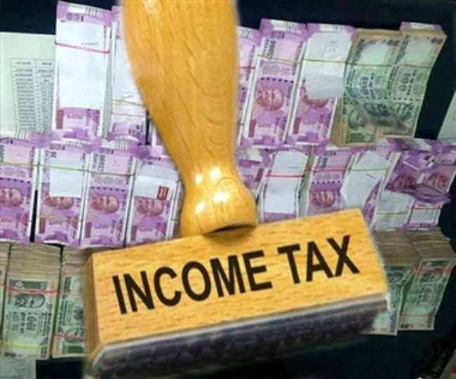 लखनऊ में हवाला कारोबारियों के ठिकानों पर आयकर विभाग का छापा, तीन करोड़ रुपये बरामद