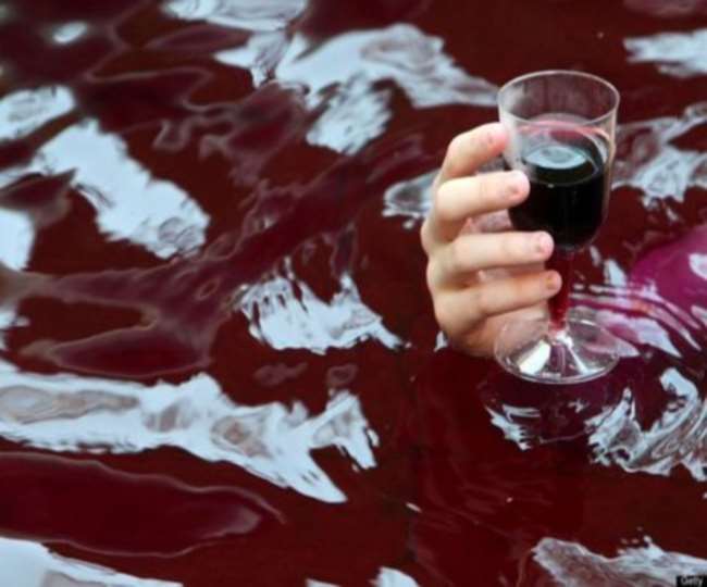 शराब के स्वीमिंग पूल, आगरा पुलिस ने पकड़ी इतनी शराब कि तैरते रह जाओ...