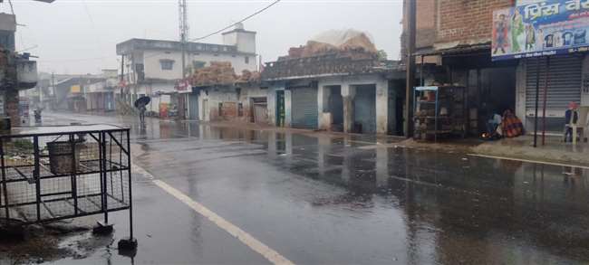 झारखंड के सभी जिलों में हो रही झमाझम बारिश, पड़ रही कड़ाके की ठंड