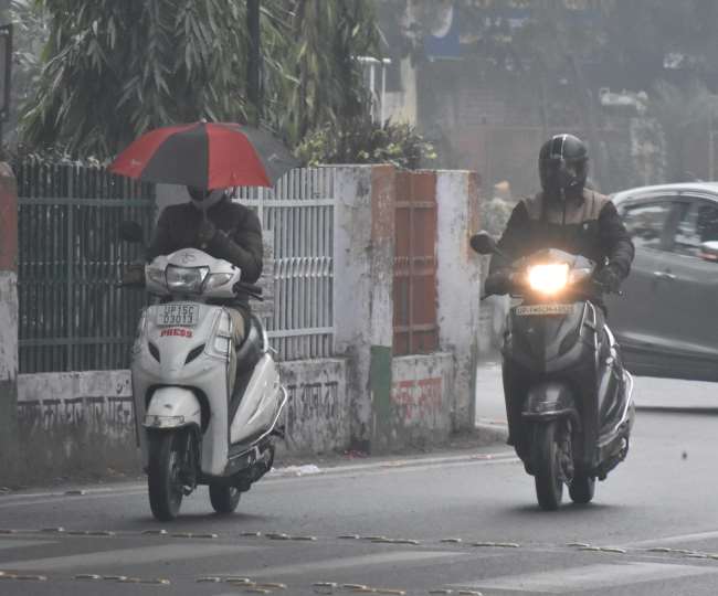 मेरठ में कड़ाके की ठंड के बीच बारिश ने बढ़ाई परेशानी, जानिए कैसा रहेगा मौसम का हाल