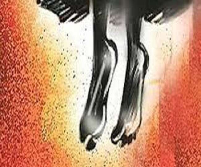 बागपत: टीवी देखने को लेकर दंपती का विवाद, पंखे पर झूलता मिला विवाहिता का शव