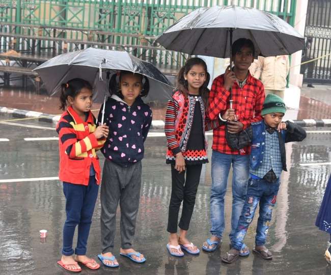 उत्तर प्रदेश में अगले 48 घंटों में गरज के साथ होगी बारिश, जानिए आपके जिले में कैसा रहेगा मौसम