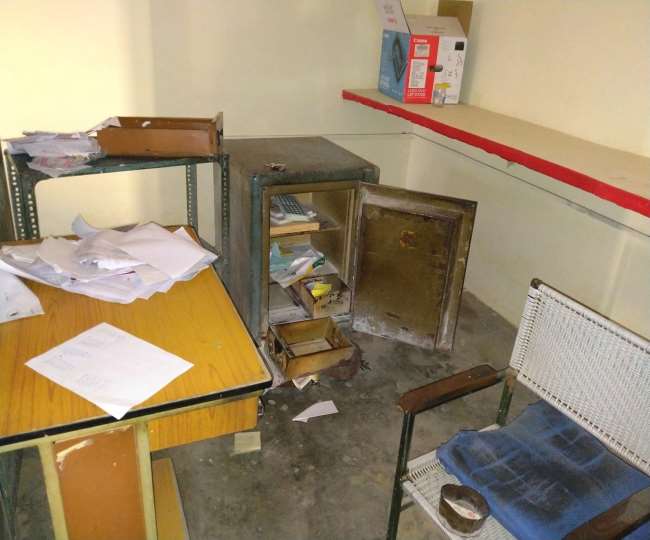 सिरसा में अनोखी चोरी, न ताला, न टूटी तिजोरी, डाकघर की 15 फीट ऊंची दीवार फांदकर 2 लाख चोरी