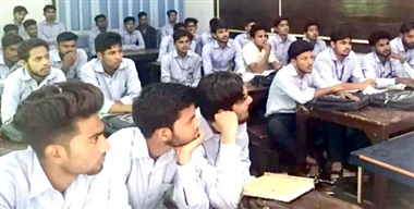 छात्रवृत्ति के लिए आए नए निर्देशों की जानकारी दी