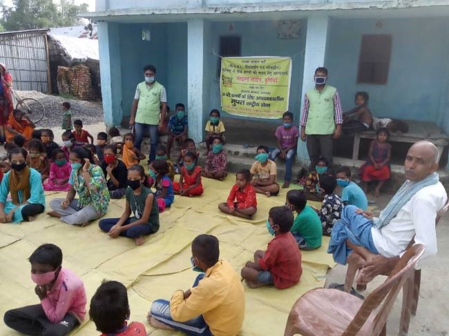 पूर्णिया में ग्रामीण बच्चों के बीच चाइल्ड लाइन ने किया खुलामंच का आयोजन