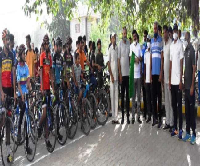 अंतरराष्ट्रीय ओलंपिक दिवस : भिवानी में साइकिल यात्रा निकालने के साथ 500 पौधे किए रोपित
