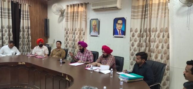 शहर को साफ-सुथरा बनाने को निगम ने व्यापारिक संगठनों से मांगा सहयोग