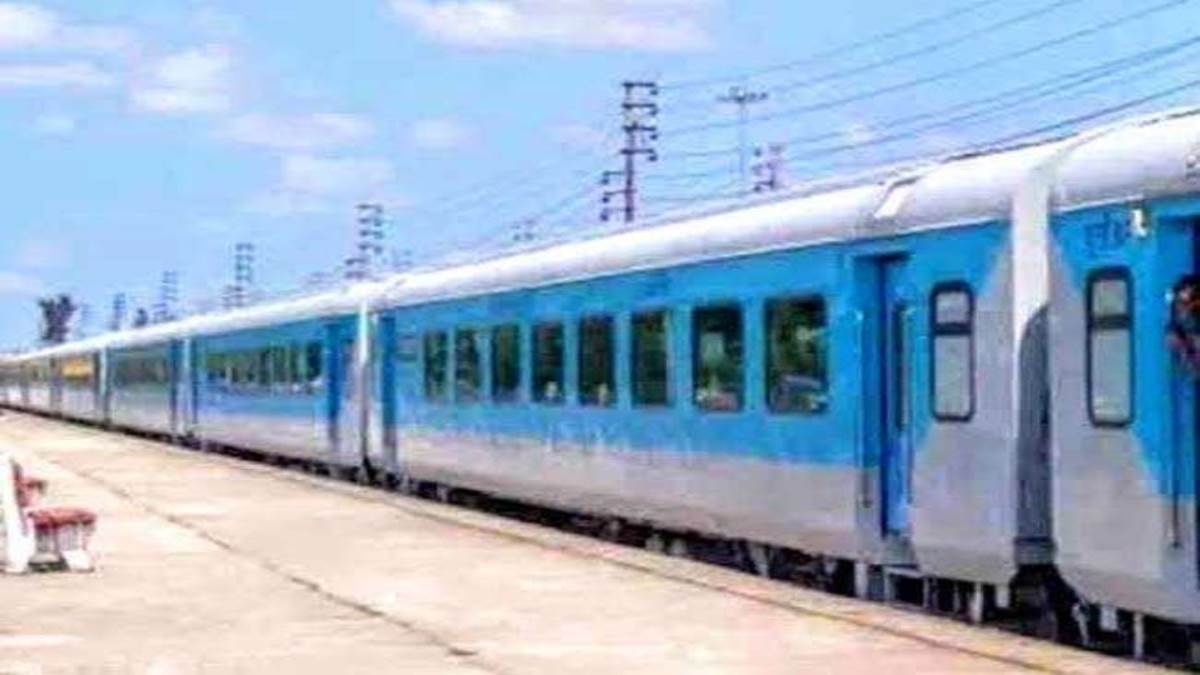 एलटीटी एक्सप्रेस समेत बीस ट्रेनों में भी जनरल टिकट पर कर सकेंगे यात्रा, इतना कम हो जाएगा किराया