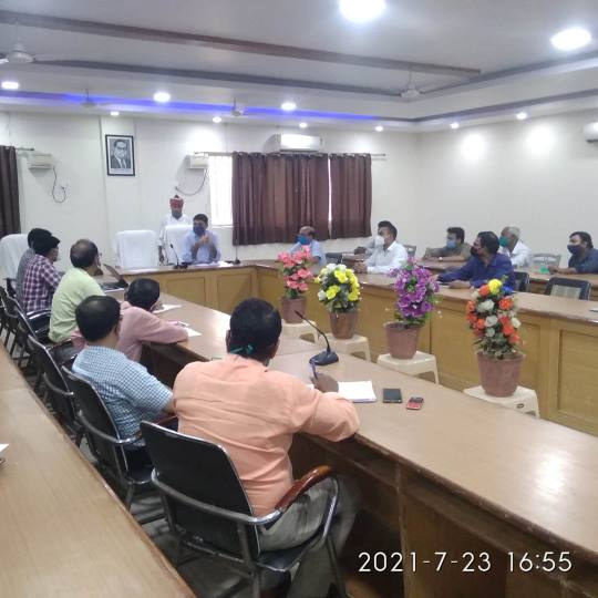 एडीओ को प्रतिकूल प्रविष्टि, चार अधिकारियों का कटा वेतन