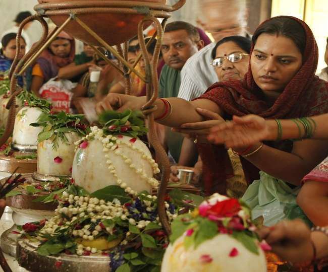 Shravan 2021: आगरा के शिवालयों में नहीं बजेगा घंटा न होगी भीड़, नहीं लगेंगे मेले