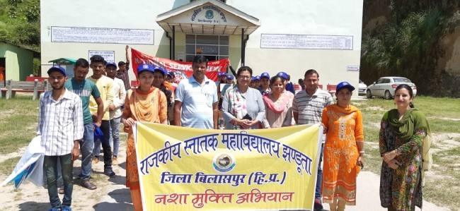 रैली निकालकर दिया जल ही जीवन का संदेश