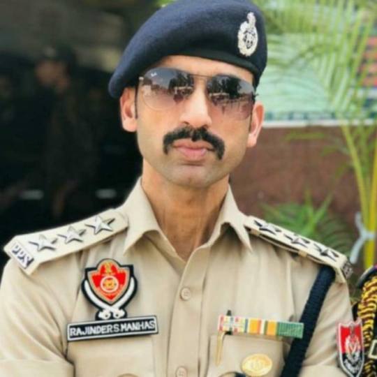 कर्फ्यू में पूरी तरह से बंद रहे बाजार