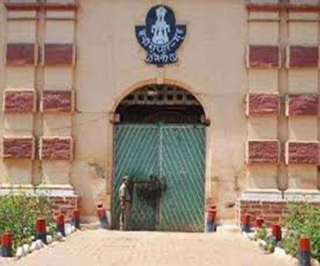Naini Central Jail के कई कैदियों की रक्षाबंधन पर सूनी थीं कलाइयां, आज बंधी राखी तो खिले चेहरे