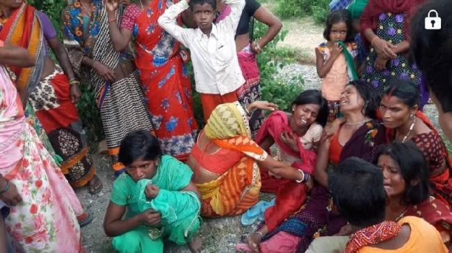 परिजनों के विलाप से नम हो रही थीं राहगीरों की आंखें
