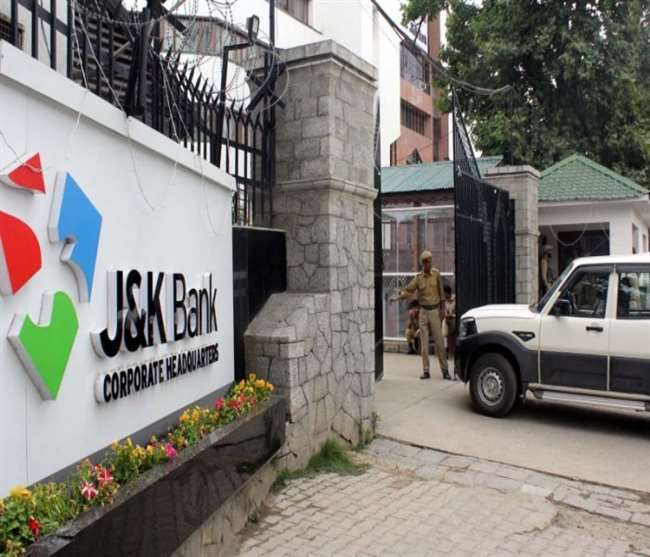 CBI Raid In Kashmir : लोन सेटलमेंट मामलों में CBI का जेके बैंक के कारपोरेट कार्यालय में छापा