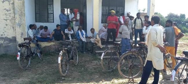 गोदाम में भंडारण खत्म, रैक का हो रहा इंतजार