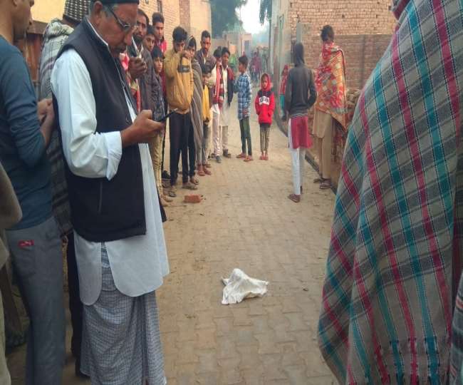 इंसाननियत शर्मसार : सिरसा के गांव में पड़ा मिला नवजात का शव, कुत्ते नोच रहे थे शरीर