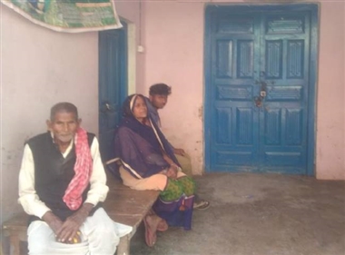 साधन सहकारी समितियों में खाद की किल्लत, मुश्किल में किसान