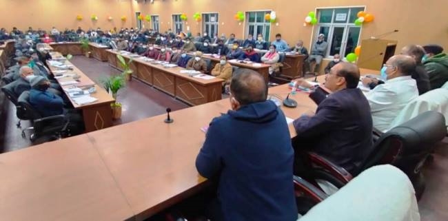 सेक्टर मजिस्ट्रेट अपने बूथों पर परख लें इंतजाम: डीएम