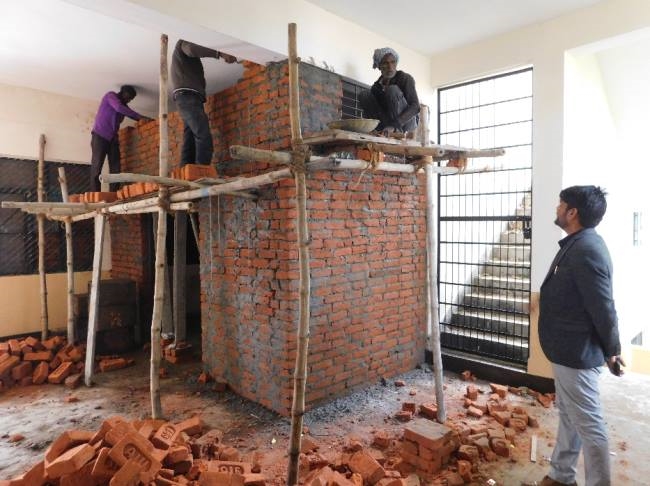 स्ट्रांग रूम में कड़ी सुरक्षा के बीच रहेगी ईवीएम व वीवीपैट