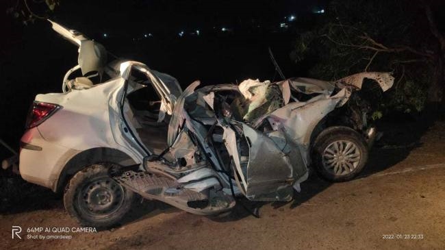 बेलछी में अनियंत्रित स्कार्पियो पलटी, चालक समेत दो की मौत, तीन घायल