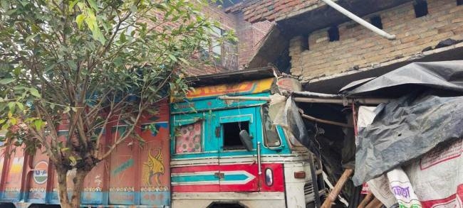 बाइक की टक्कर में मासूम बच्ची की मौत