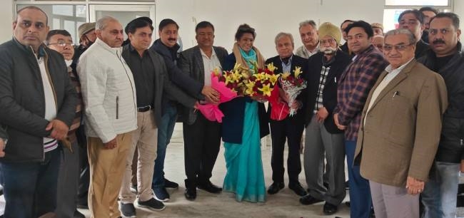 पीड़ित महिलाओं को न्याय दिलाने के लिए है महिला आयोग : रेनू भाटिया