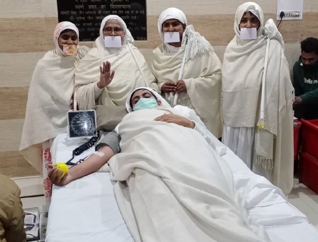 जैनसभा के शिविर में 69 यूनिट रक्तदान