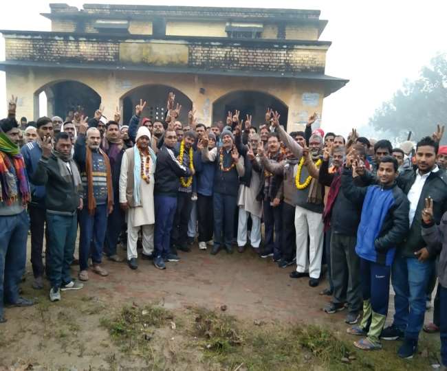 प्रयागराज का यह रेलवे स्टेशन जहां 16 साल बाद मिलना शुरू हुआ ट्रेन में सफर के लिए टिकट