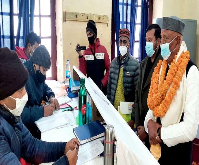 उत्तराखंड चुनाव 2022 : अल्मोड़ा के द्वाराहाट कांग्रेस प्रत्याशी ने कराया एक मात्र नामांकन