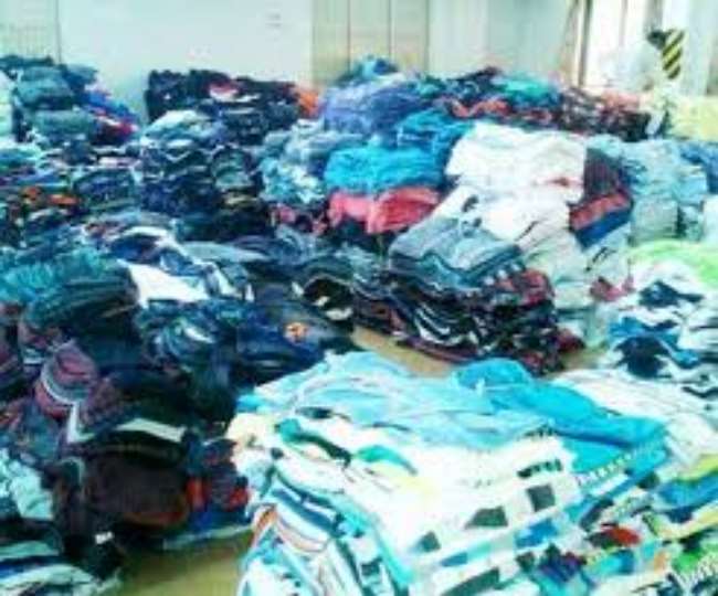 500 कराेड़ का रेडीमेड कपड़ा डंप, वाराणसी में नाइट कर्फ्यू में लगे प्रतिबंधों ने कारोबार को किया प्रभावित