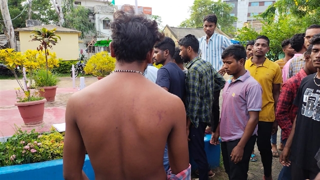 जूनियर ने सीनियर छात्रों पर रैगिंग व मारपीट करने की शिकायत थाने में की