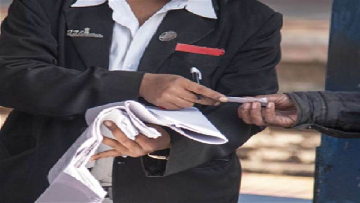 वाराणसी से बलिया रेलखंड पर दो साल में 4.90 लाख लोग बेटिकट पकड़े गए, करोड़ों का जुर्माना वसूला