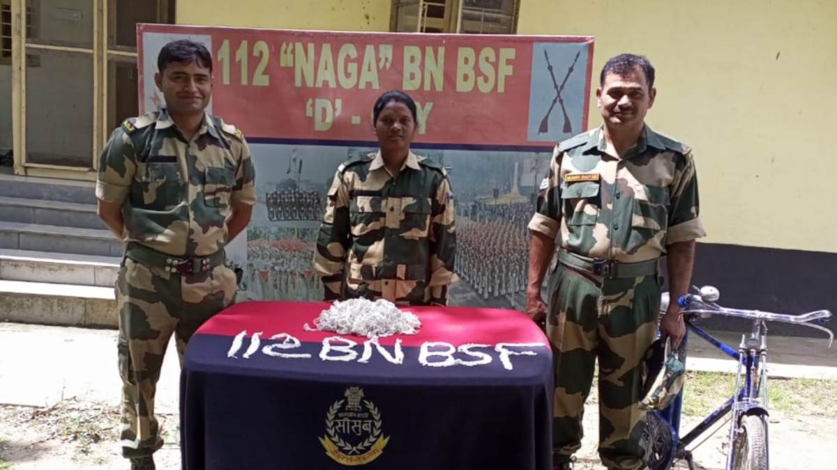International Border : बीएसएफ ने तस्करी को नाकाम कर सीमा से 7.53 किलोग्राम चादी के गहने जब्त किए