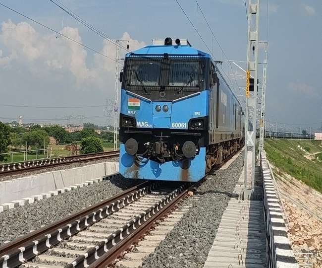 Etawah Train Accident के बाद DFC के दोनों ट्रैक चालू, मालगाडिय़ां गुजार कर परखी गई मजबूती