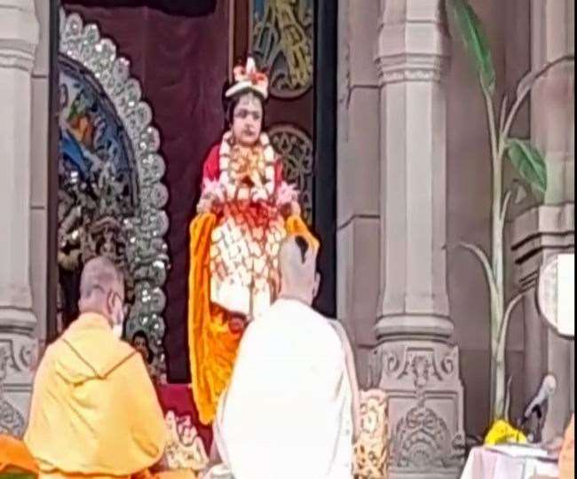 भीड़भाड़ से अलग रामकृष्ण मिशन के वैश्विक मुख्यालय बेलूर मठ में दिखी दुर्गा अष्टमी पर होने वाली कुमारी पूजा