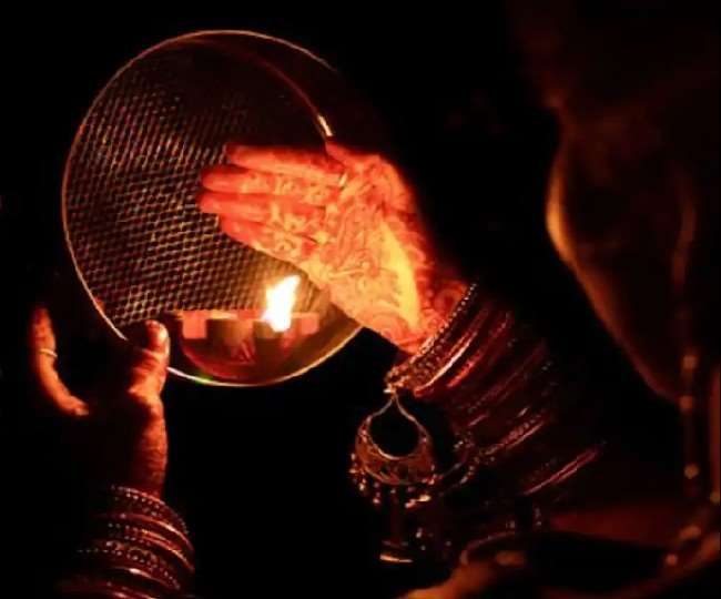 Karwa Chauth 2021 Moon Rising Time: जानिये- करवा चौथ पर यूपी के शहरों में कितने बजे चांद निकलेगा