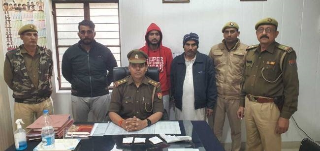 पुलिस ने लूट का राजफाश, तीन गिरफ्तार