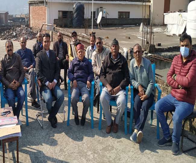 सुशील शर्मा बोले, मेडिकल कालेज हमीरपुर में वरिष्ठ नागरिकों को नहीं दी जा रही तरजीह