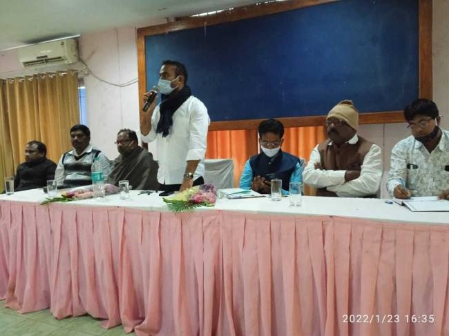 पंचायत चुनाव को लेकर पर्यवेक्षक ने की बैठक