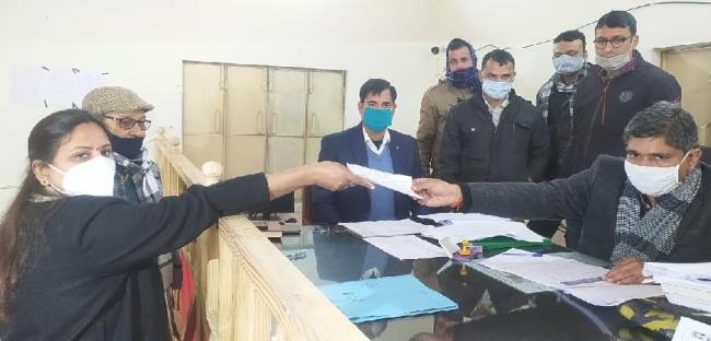सम्भल में दो विधायकों समेत चार ने दाखिल किया नामांकन