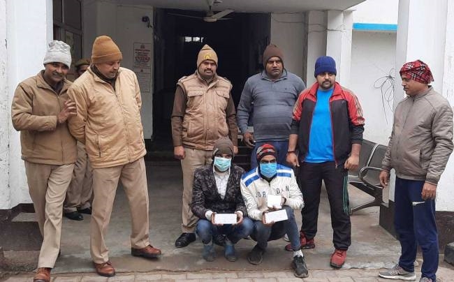 व्यापारी से लूट में दो आरोपित पकड़े, 20 हजार रुपये बरामद
