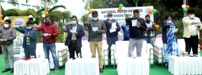 उत्कृष्ट निर्वाचन कार्य के लिए बीएलओ सम्मानित