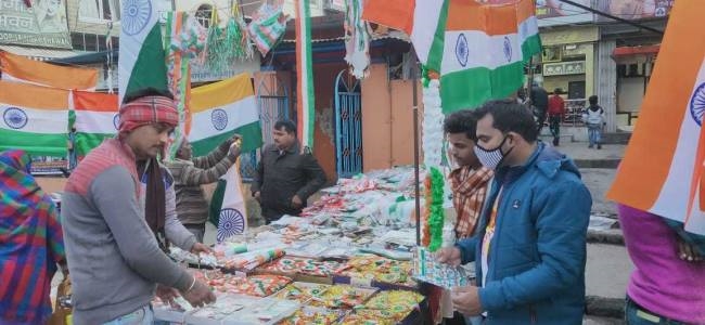 आज शान से लहराएगा तिरंगा, हर ओर गूंजेगा राष्ट्रगान