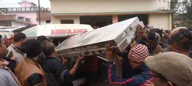 सैनिक का शव घर पहुंचने पर मचा कोहराम