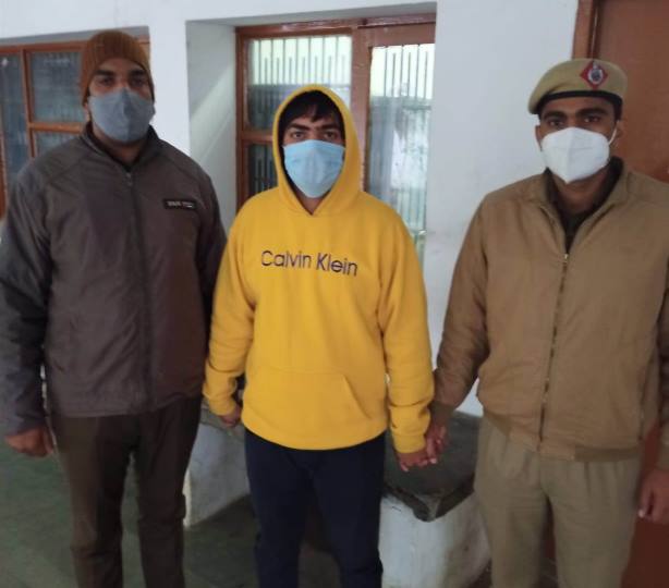 शराब के लिए रुपये नहीं देने पर की थी प्लंबर की हत्या