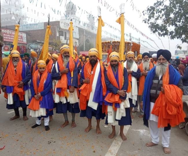 नगर कीर्तन सजाया, पांच प्यारों को किया सम्मानित