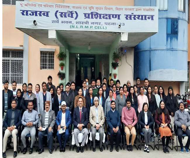 बिहारः राजस्व अधिकारियों से बोले अपर मुख्य सचिव- मिलने जा रही बड़ी जिम्मेदारी; ईमानदारी से करें काम