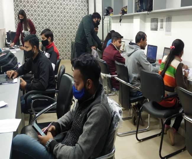यूपी चुनाव 2022: इंटरनेट मीडिया में हजारों युवाओं को मिला चुनावी रोजगार, बस करना होगा ये काम