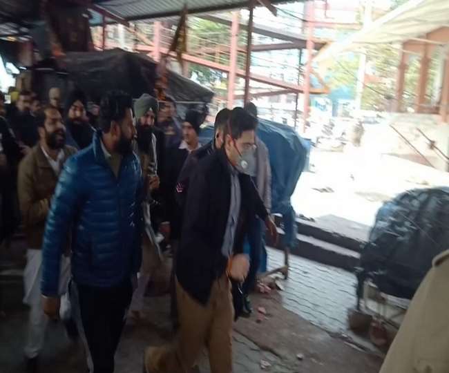 बेअदबी केसः पटियाला पहुंचे भगवंत मान और राघव चड्ढा हिंदू संगठनाें के विराेध के बाद भागे, हालात तनावपूर्ण